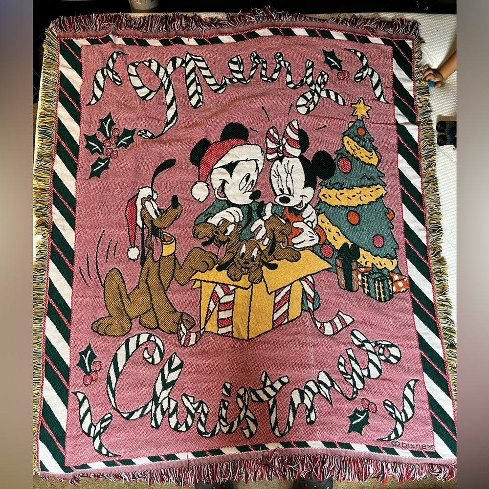 Disney Mickey Mouse Minnie Pluto Christmas Throw Blanket Fringe Beacon 56x50"USA